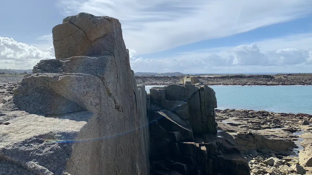 Stone formation on the peninsula I’lle Grande